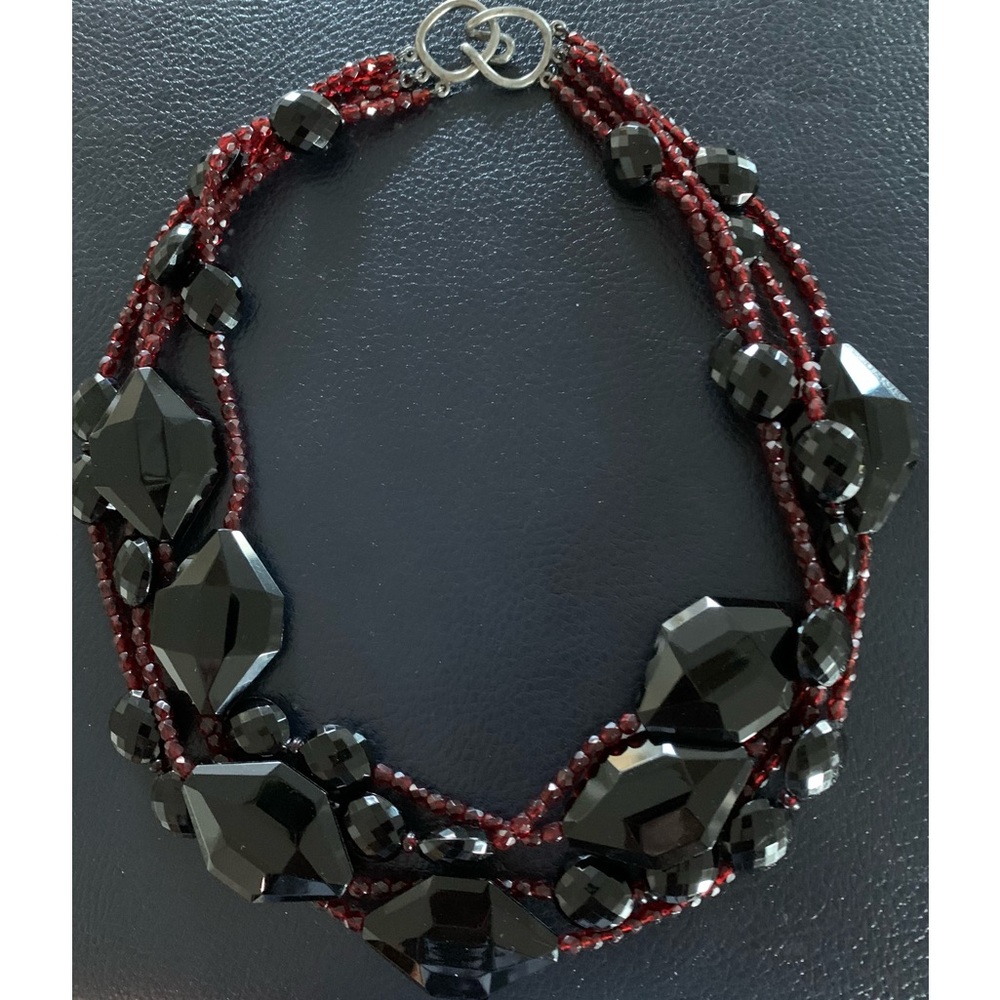 Striking Black & Deep Wine Faceted Op Art Beaded Statement Necklace NWOT